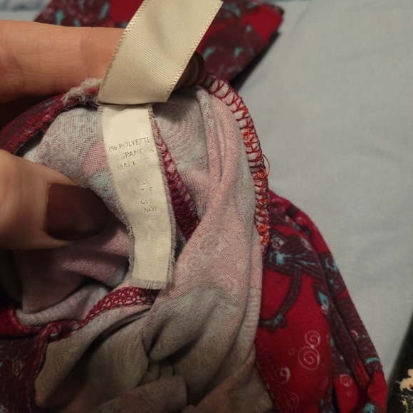 Lularoe butter soft leggings - Picture 5 of 8